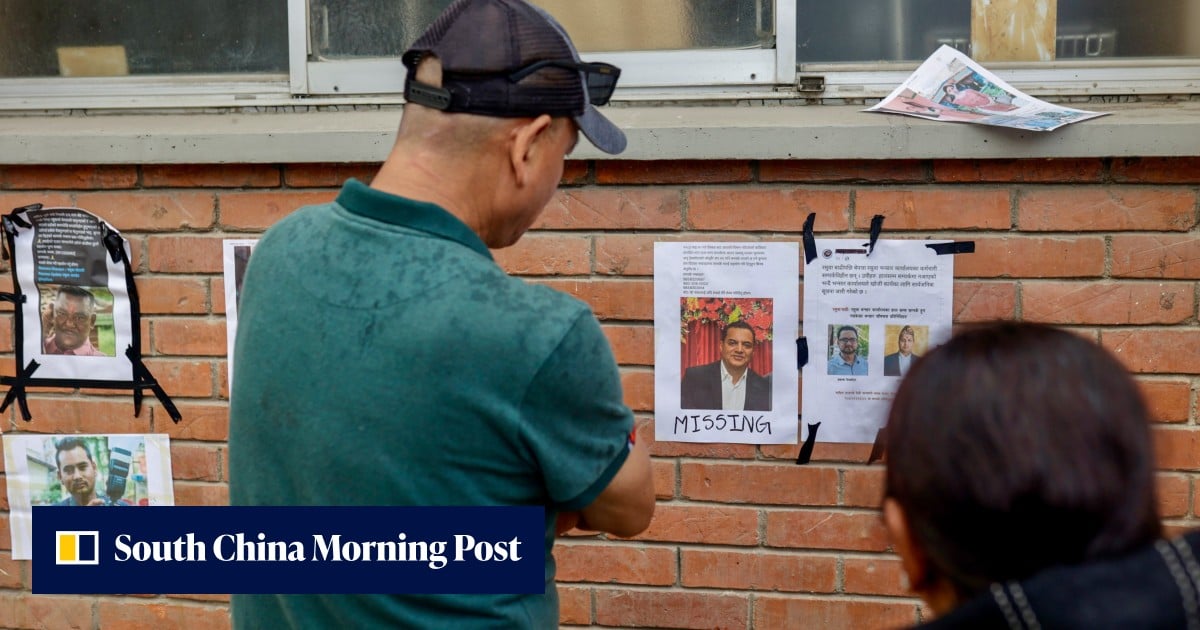 US families hold out hope for relatives lost in Nepal floods