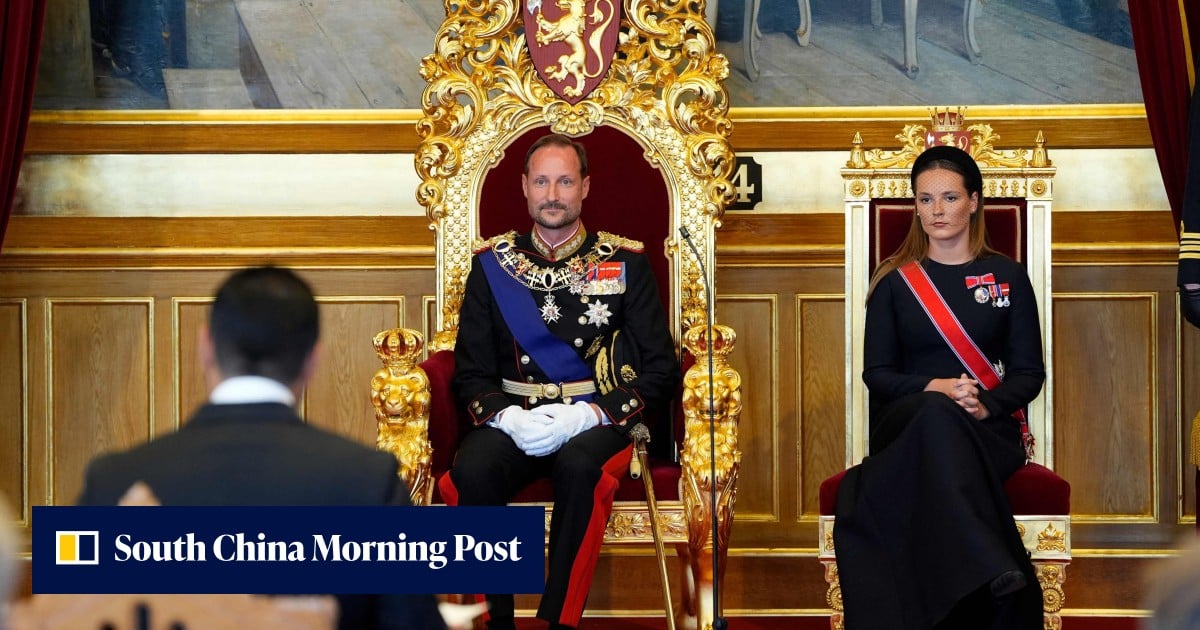Norway’s King Haakon VIII swears allegiance to constitution