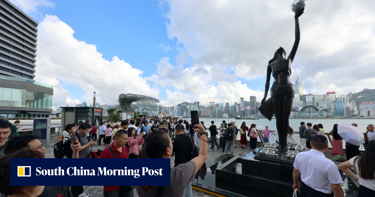 2 Hong Kong travel agencies, guide stripped of licences over ‘coerced shopping’