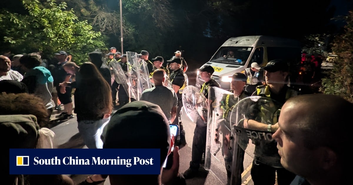 UK minister slams ‘thuggish’ anti-migrant protests in Portsmouth