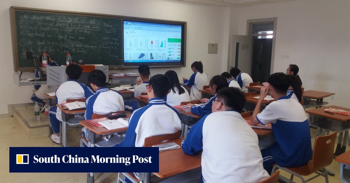 Should Chinese schools demote English as a core subject?