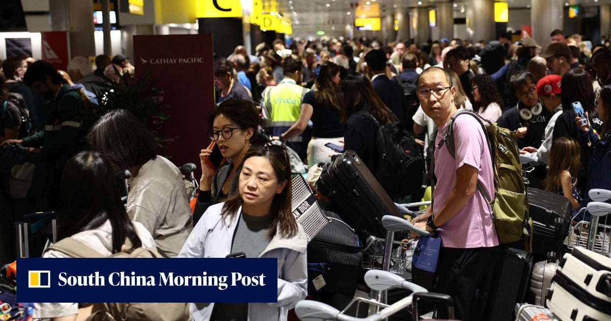 Travellers in UK face more chaos after air traffic glitch