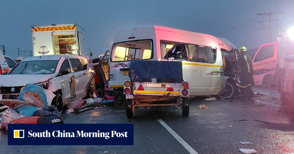 South Africa road accident kills at least 21 people