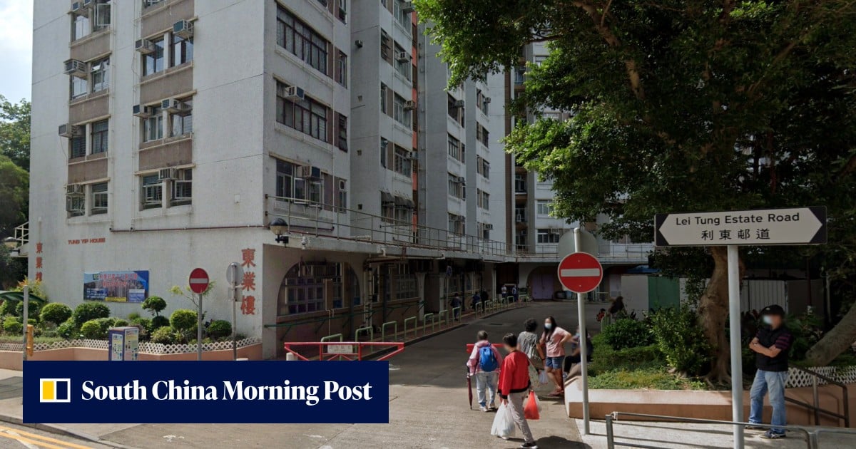 Police open investigation after 2 men found dead at Hong Kong public flat