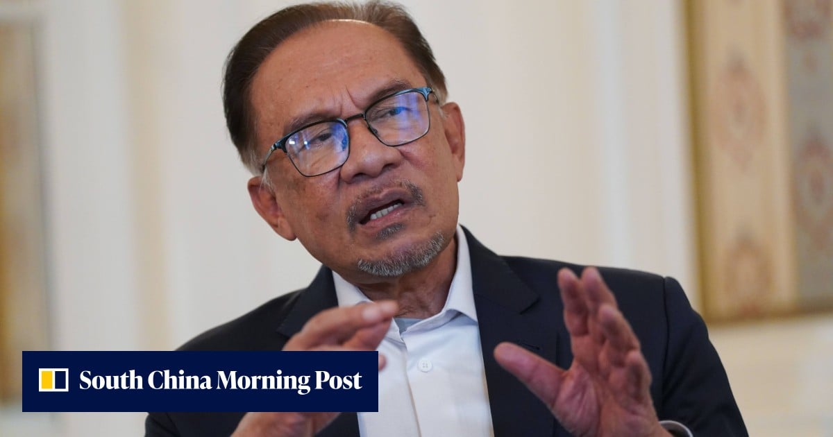 Malaysia to invite Myanmar’s Min Aung Hlaing for Rohingya repatriation talks