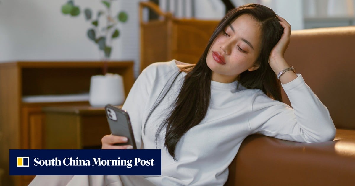 New ‘wall-hanging’ trend sees jobless Chinese youth working 1 day, ‘lying flat’ for 3