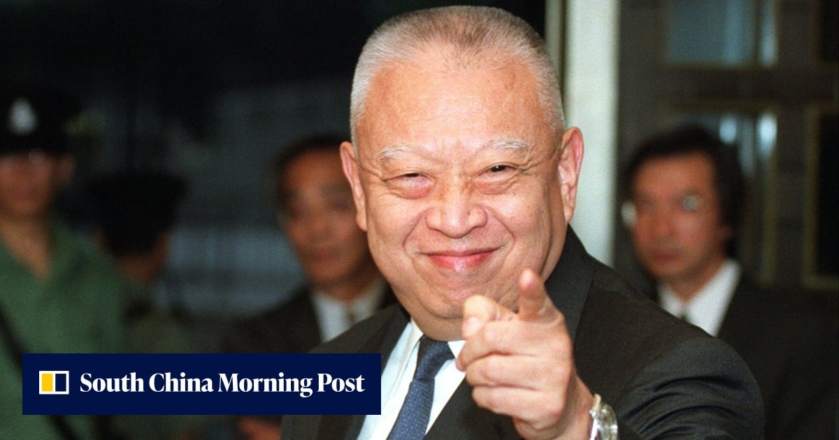 Hongkongers pay tribute to late leader Tung Chee-hwa at community halls