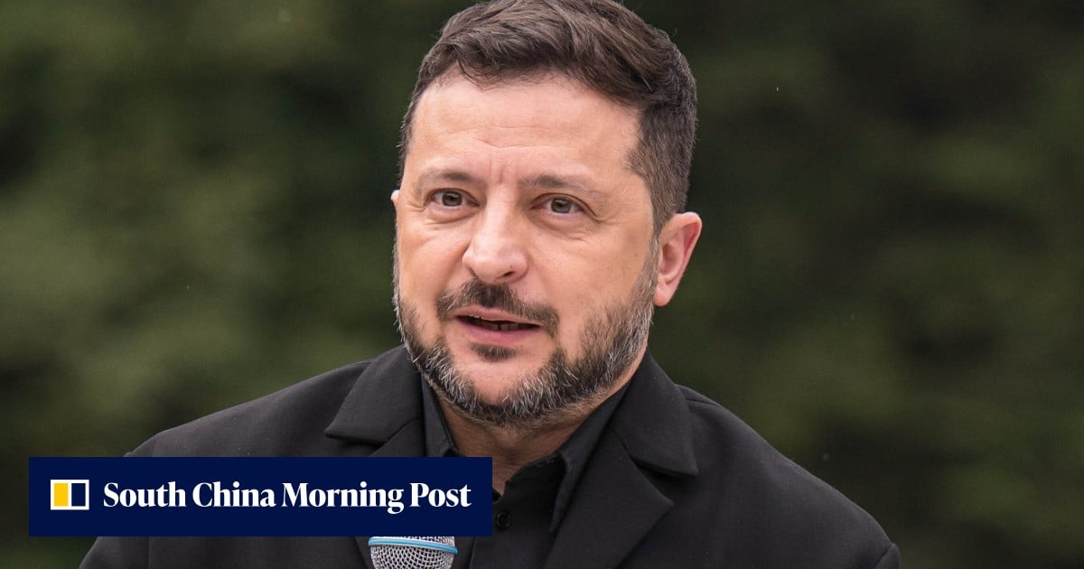 Zelensky and CIA chief meet during refuelling stop in Ireland Zelensky and CIA chief meet during refuelling stop in Ireland