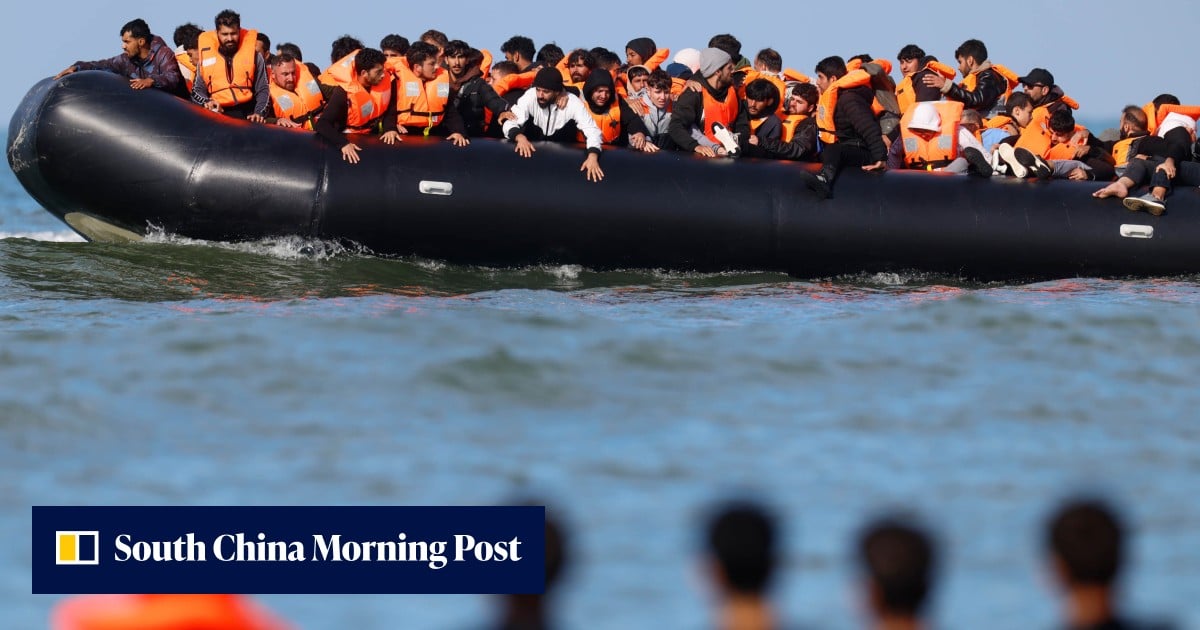 UK far-right activist arrested after migrant boat slashed in English Channel