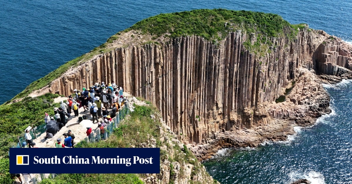 Over 1,000 visitors flock to Po Pin Chau trail as Mid-Autumn Festival holiday begins