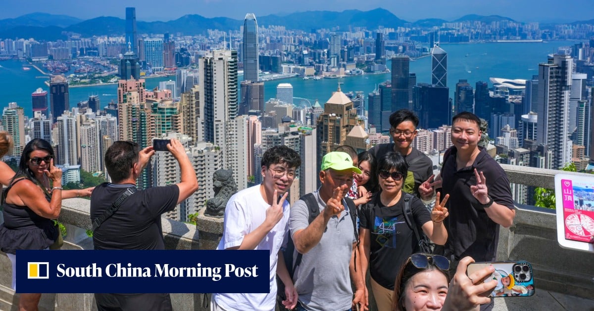 440,000 mainland arrivals over Mid-Autumn weekend, hotels brace for National Day