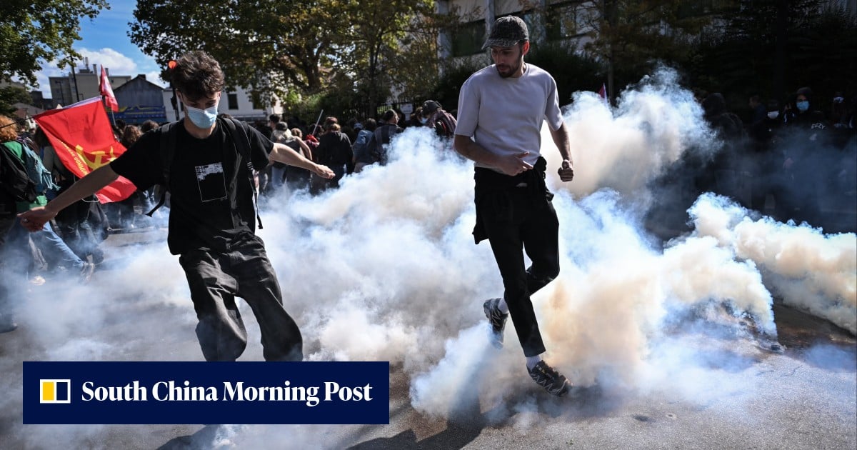 French school protests spread as fires, blockades deepen unrest