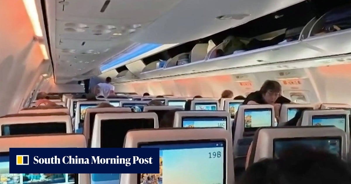 調查人員釐清為何副駕駛刺傷飛往以色列的杜拜航空班機機長