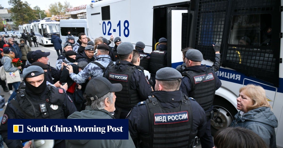 ‘Dozens detained’ at a rally in Moscow held by Kremlin-friendly Communist Party