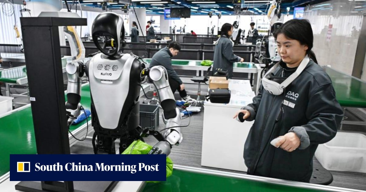Chinesische „Robotertrainer“ falten Wäsche und spülen Geschirr 200 Mal am ...
