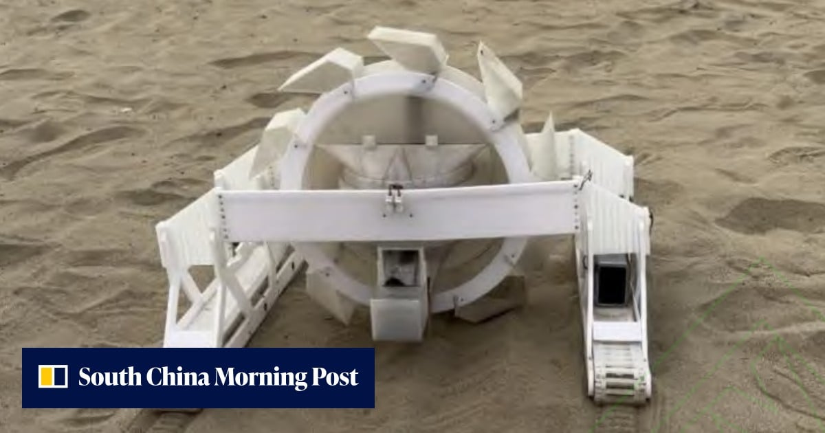 Chinese Researchers Test Iron-Harvesting Crawler Robot in Taklamakan Desert