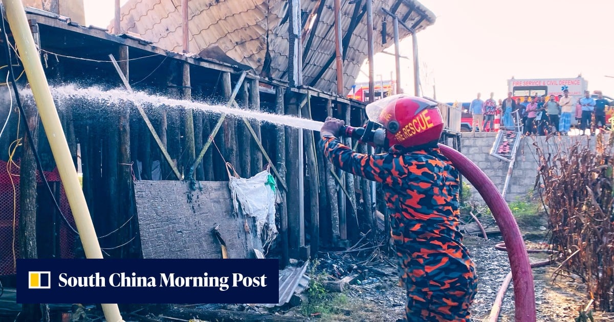 Bangladesh tourist resort fire kills 10