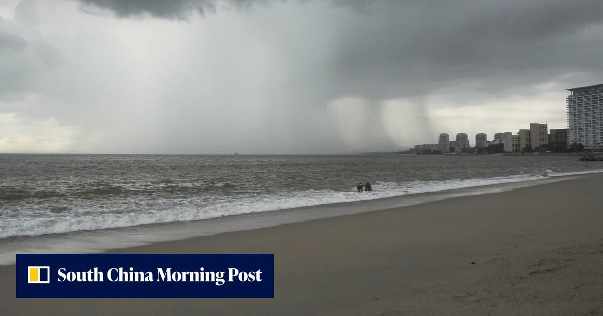 Hurricane Trudy threatens Mexican coast with flooding, mudslides