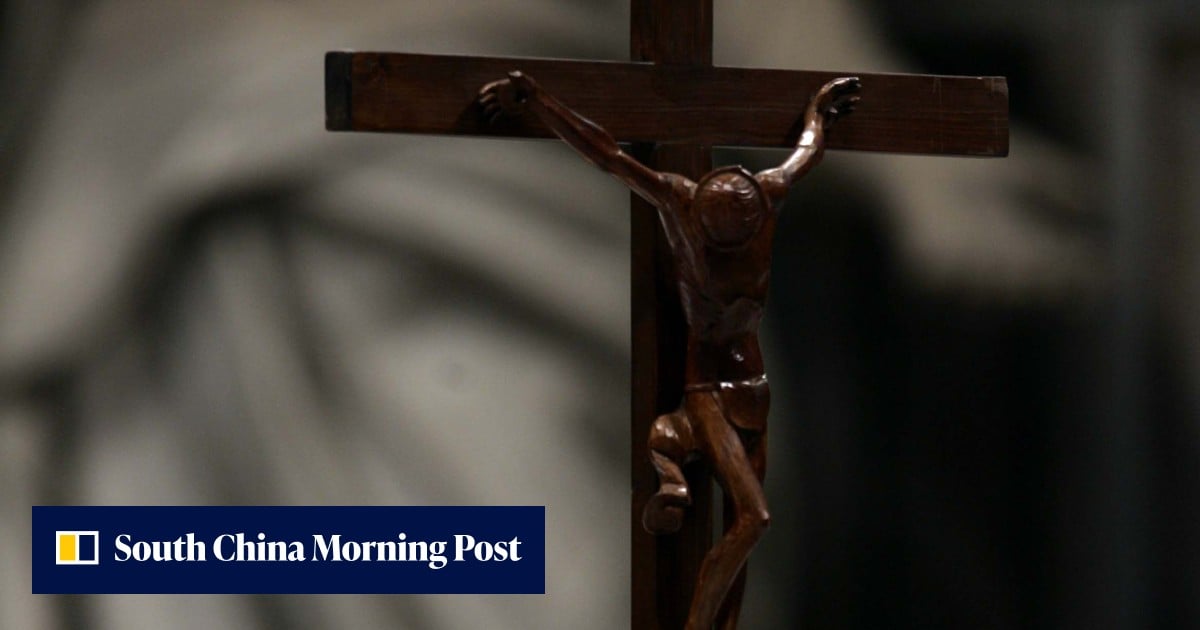 Falling crucifix kills priest during live-streamed mass in Ecuador