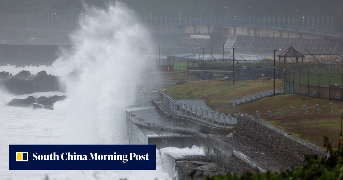 Typhoon Champi grounds Taiwan flights, threatens eastern mainland China