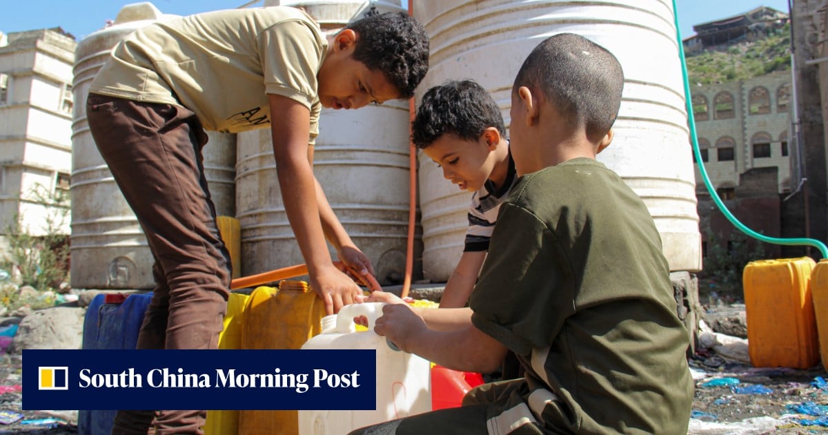 In besieged Yemeni city, drinking water supplies hit crisis levels