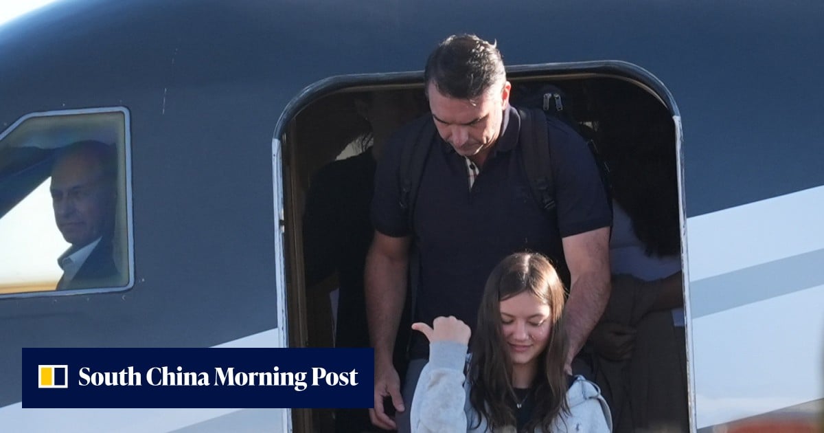 Defeated Brazilian presidential candidate Flavio Bolsonaro and his family land in Miami