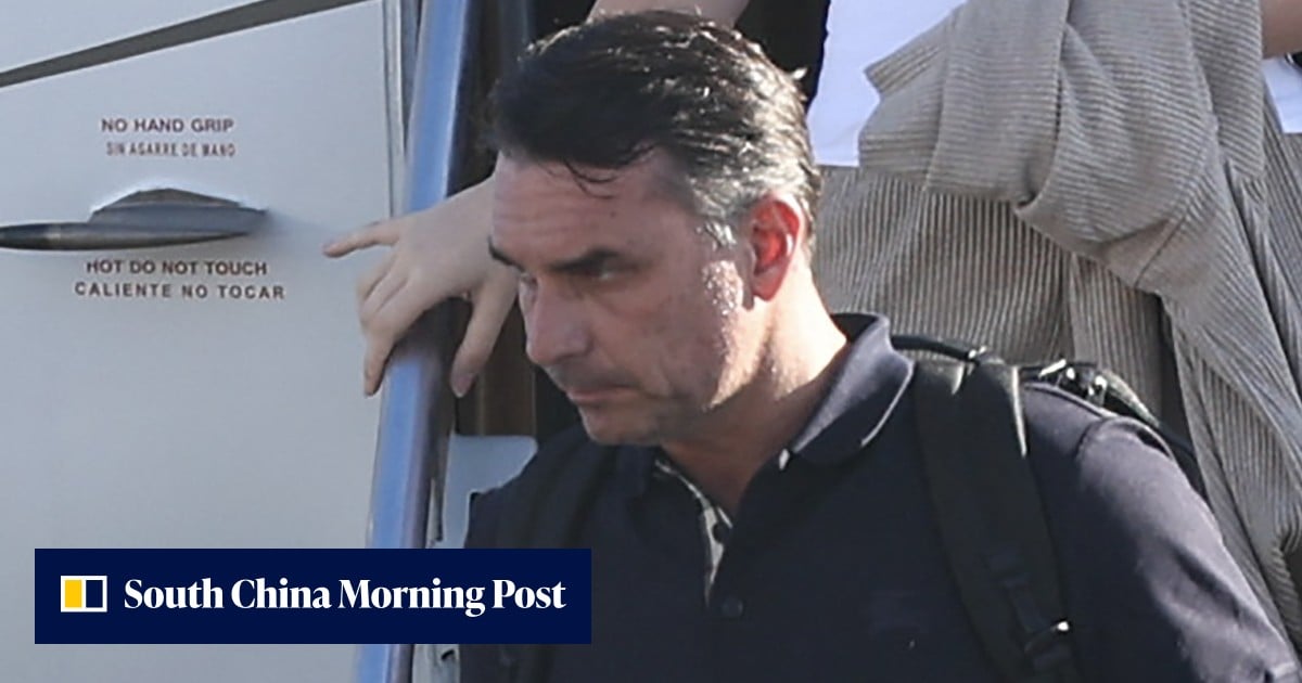How Flavio Bolsonaro pulled off a clandestine escape to the US