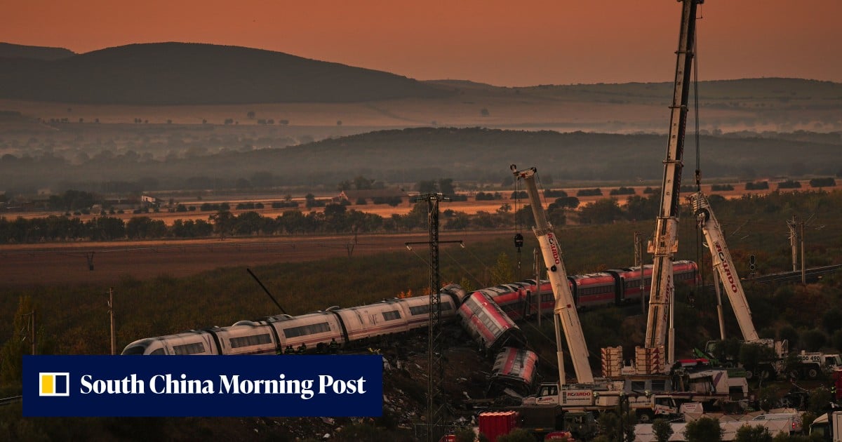 Spain begins 3 days of mourning after high-speed train disaster