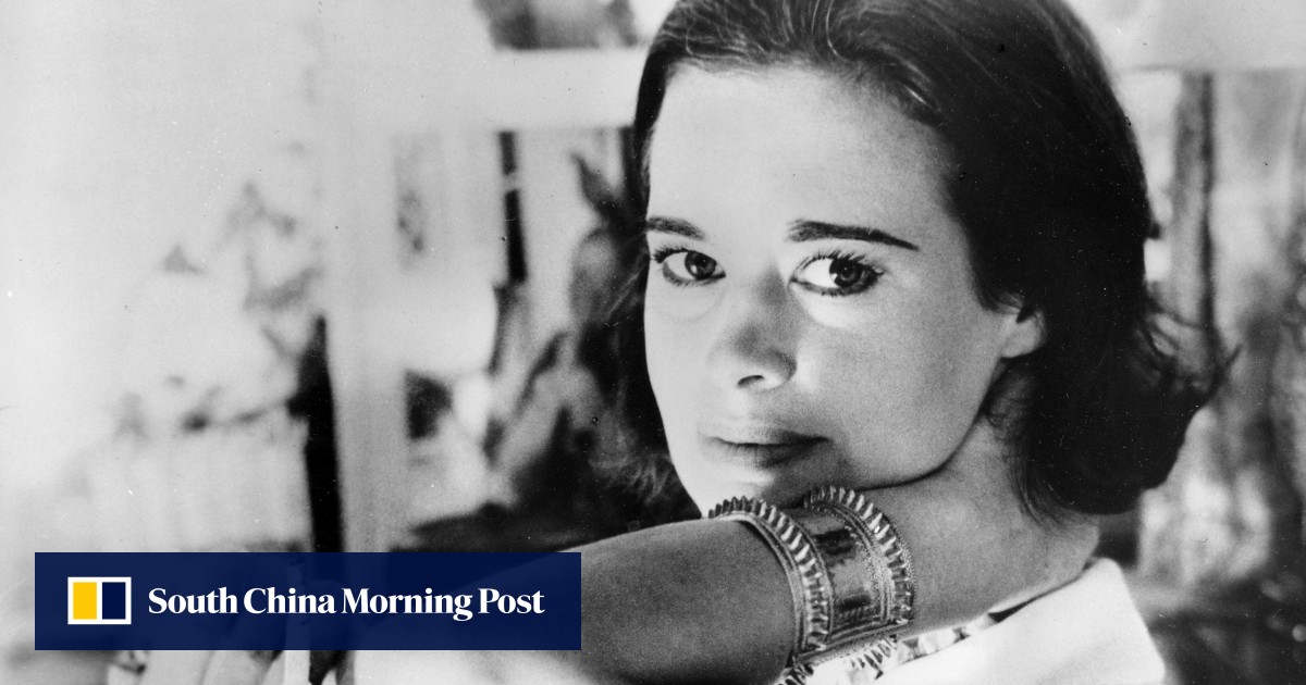 How Gloria Vanderbilt's traumatic childhood sent the late heiress on a  lifelong 'restless search for love