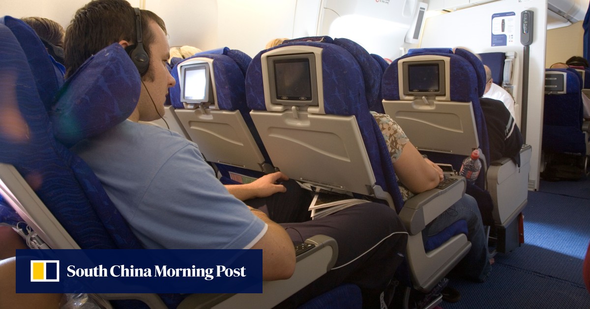 Make Flying Comfortable: Airplane Seat Hacks for Long Flights – Everlasting  Comfort