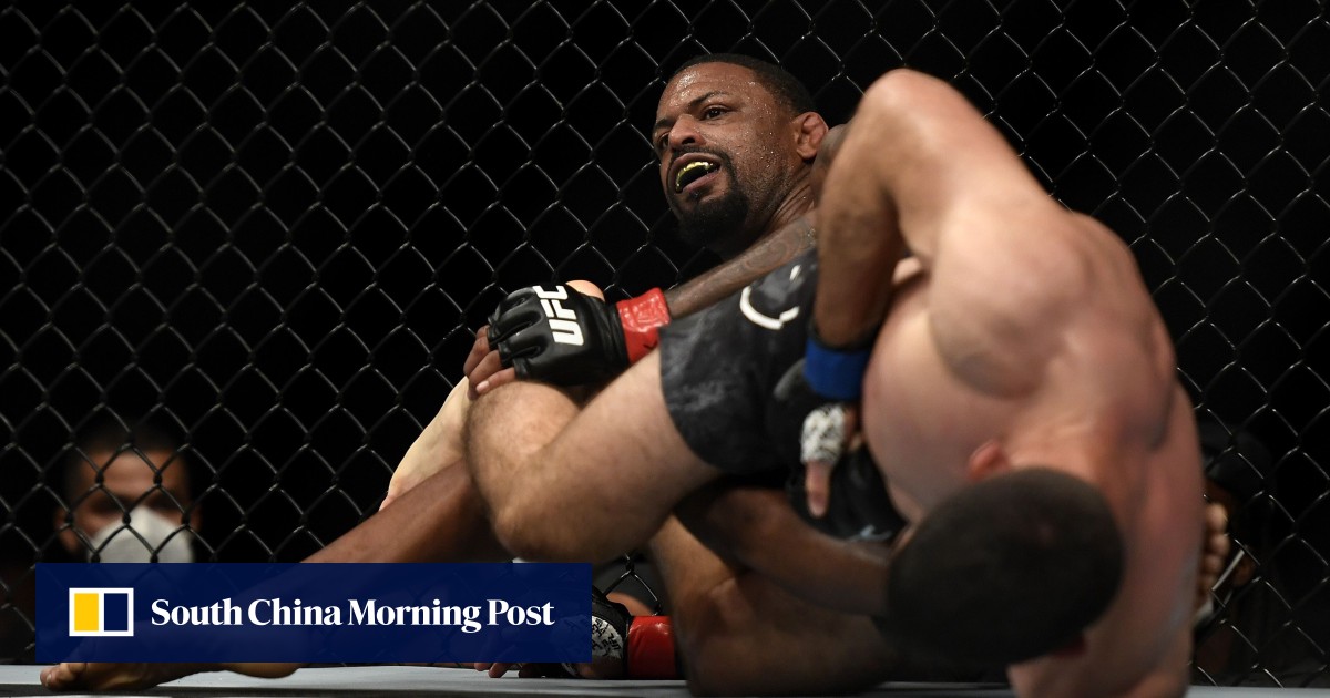 UFC Thiago Moises taps out Michael Johnson with ankle lock then calls out Anthony Pettis