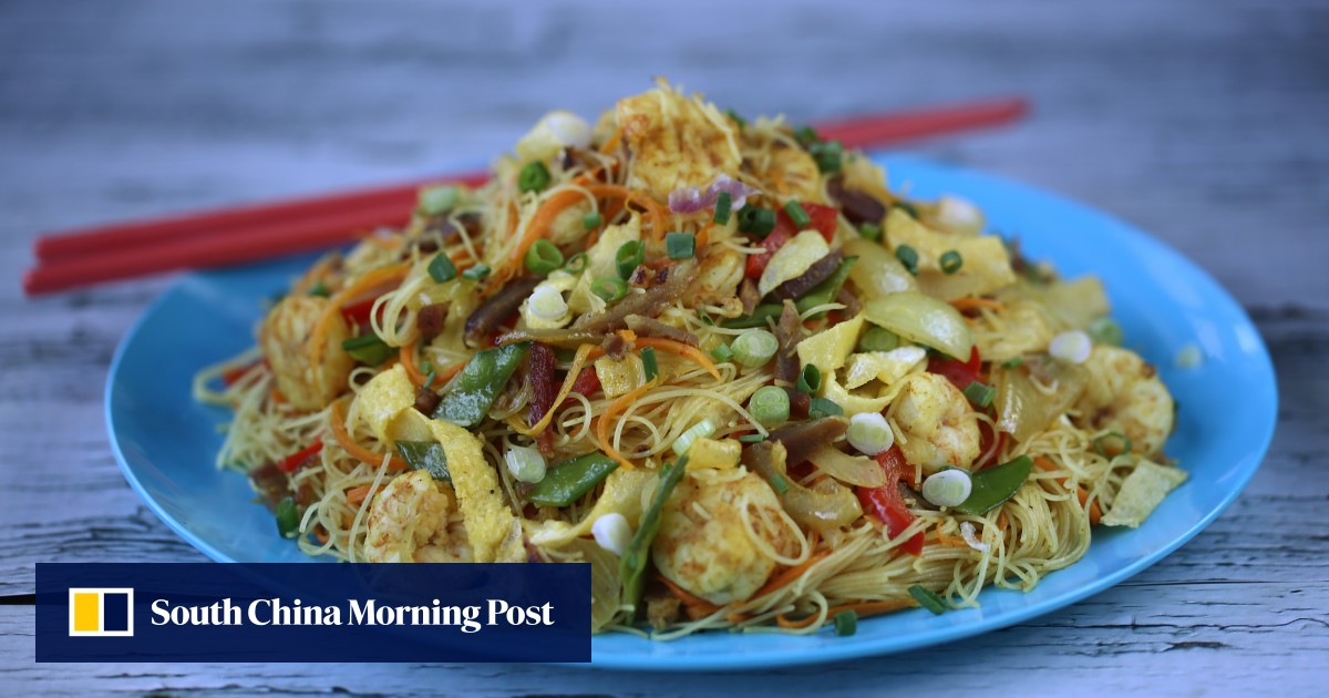 How To Make Singapore Noodles With An Extra Kick Courtesy Of Korean