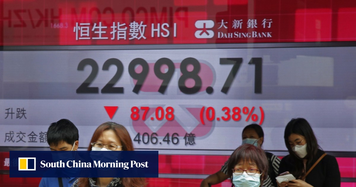 Hong Kong stocks fall the most in two weeks as AIA reports worsethanexpected decline in new