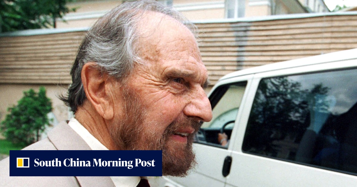 Notorious British-Soviet double agent George Blake dies in Russia at 98 ...