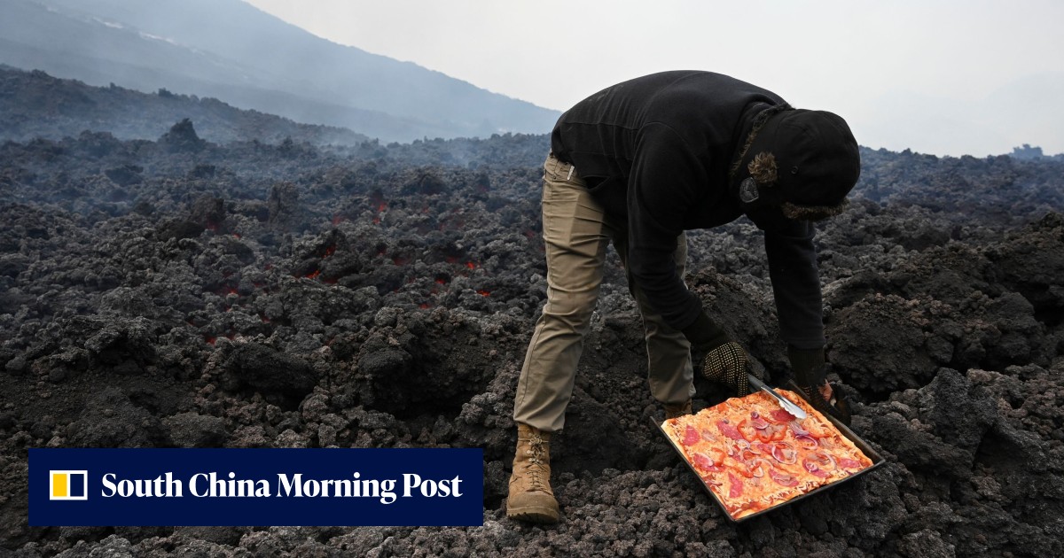 Guatemala chef wows with ‘volcano pizza’ cooked on hot lava | South ...