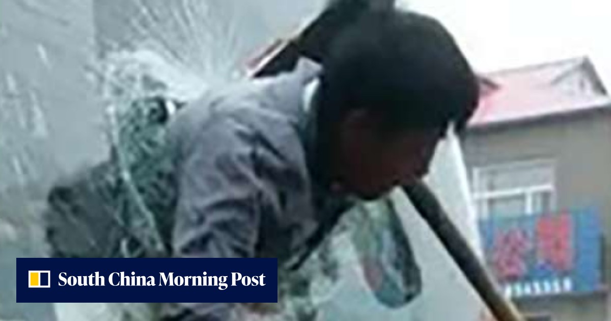Man Stuck In Window Man stuck in bus window after falling forward when vehicle braked ...