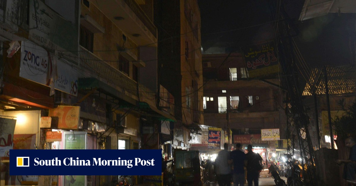 How technology has turned off Pakistan’s ageing red light district ...