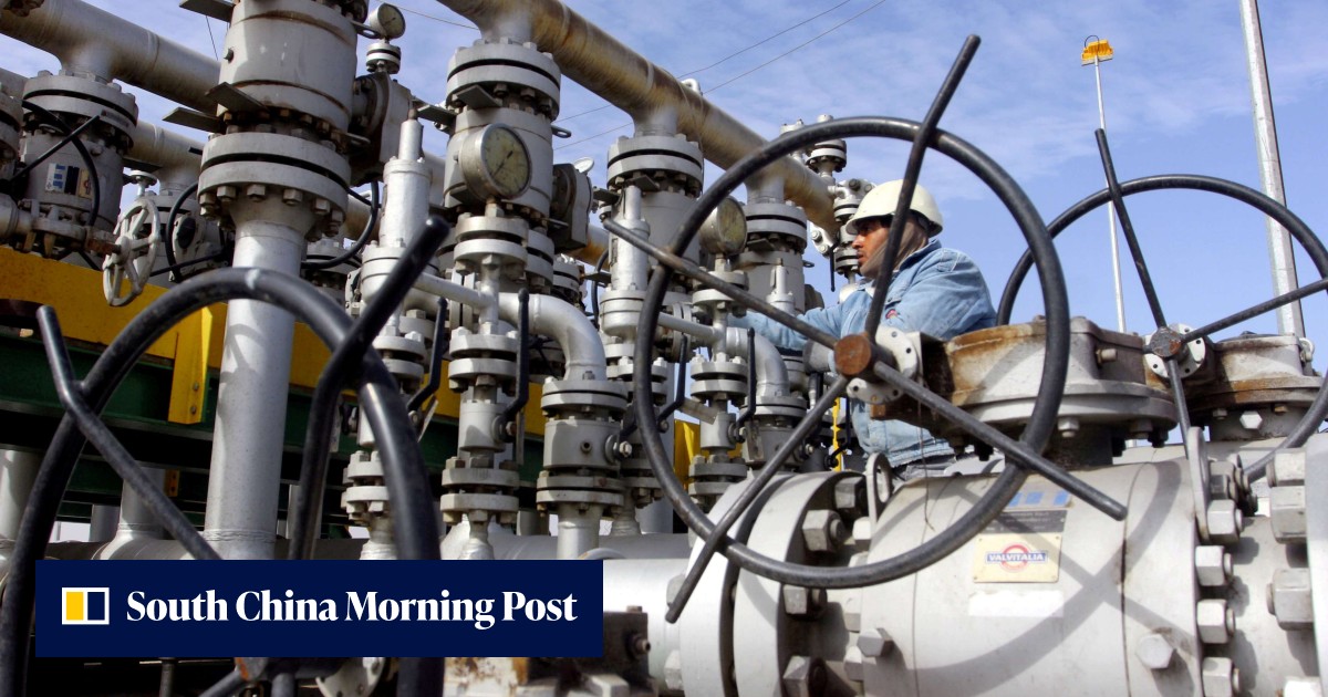 Putin optimistic about OPEC deal; Russia ready to freeze oil output ...