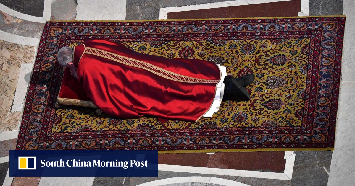 Pope prostrates himself in Good Friday service to recall death and ...