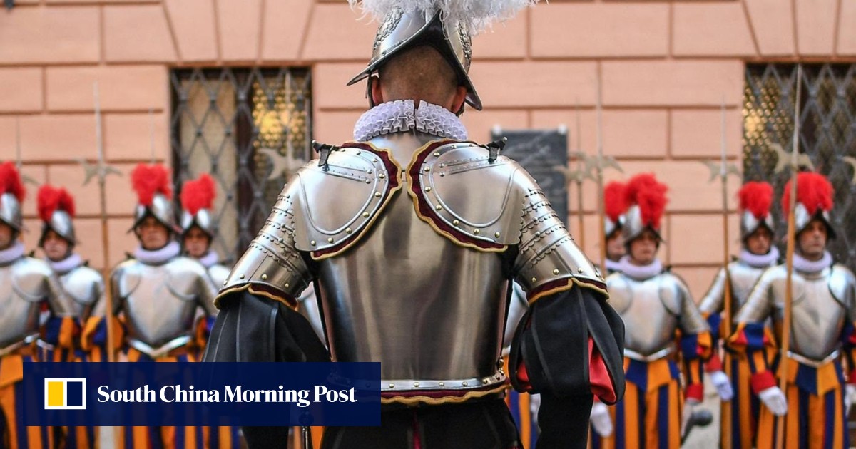 Vatican Swiss Guard gets 40 new troops on anniversary of bloody Rome ...