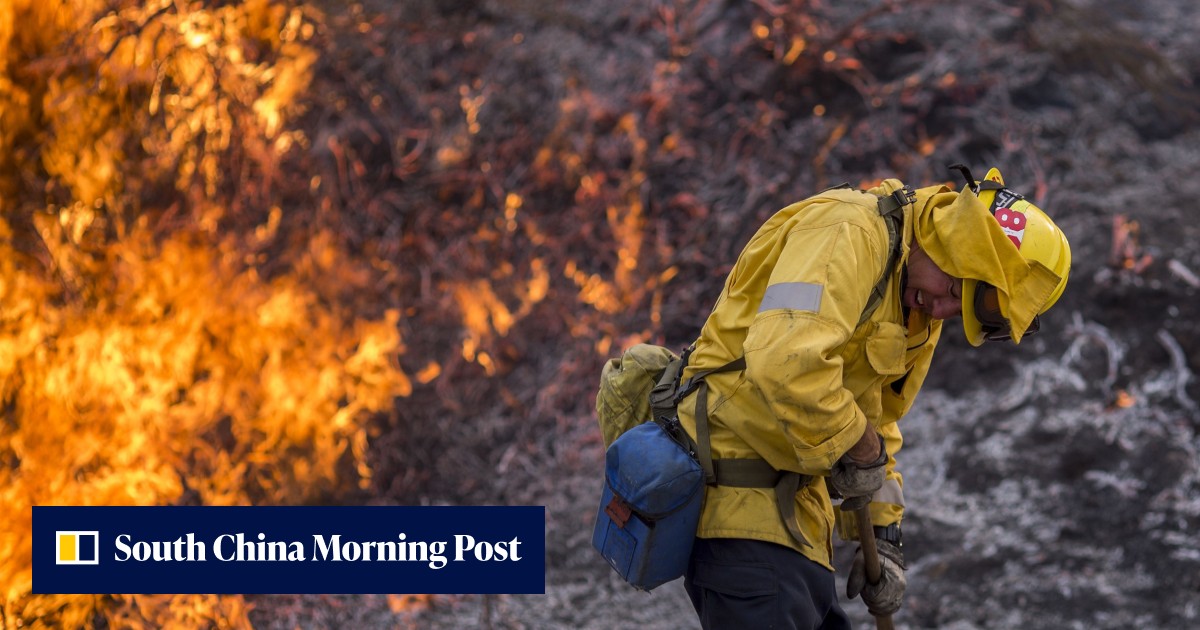 Largest wildfire in Los Angeles history forces hundreds to flee their ...