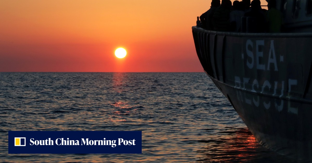 Ship that rescued migrants in Mediterranean to help Rohingya
