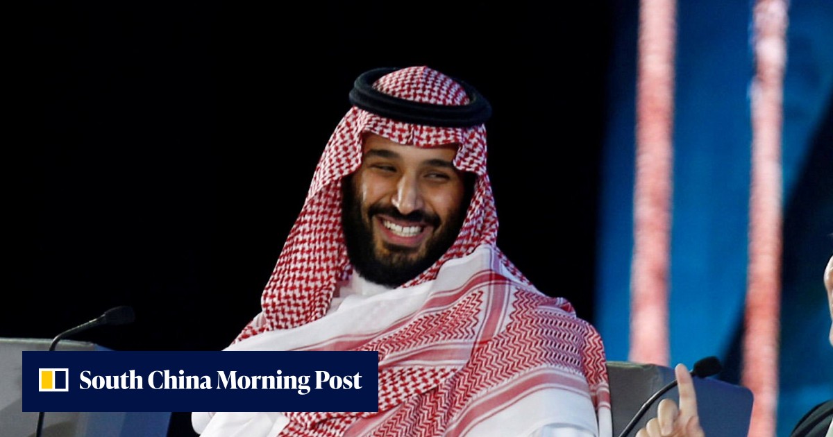 Saudi Arabia’s crown prince Mohammed bin Salman takes dozens of selfies ...