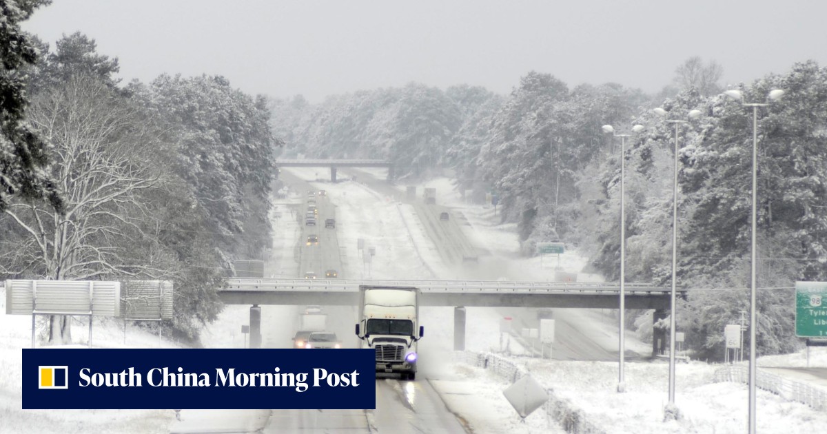 Travel chaos after early snow blankets southern US states | South China ...