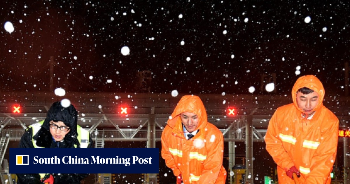 One killed, 20 injured as heavy snow hits central China | South China ...