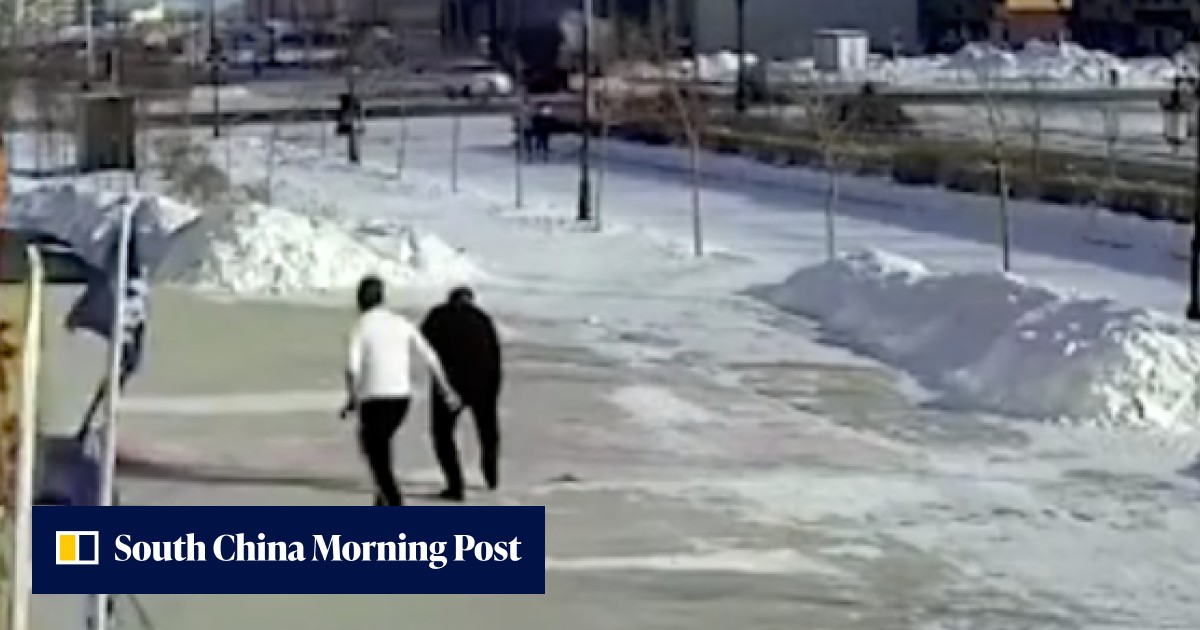 Honest Chinese passers-by find thousands in cash in street, go in ...