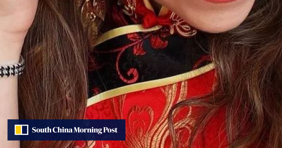 Girl wears traditional chinese dress to prom clearance