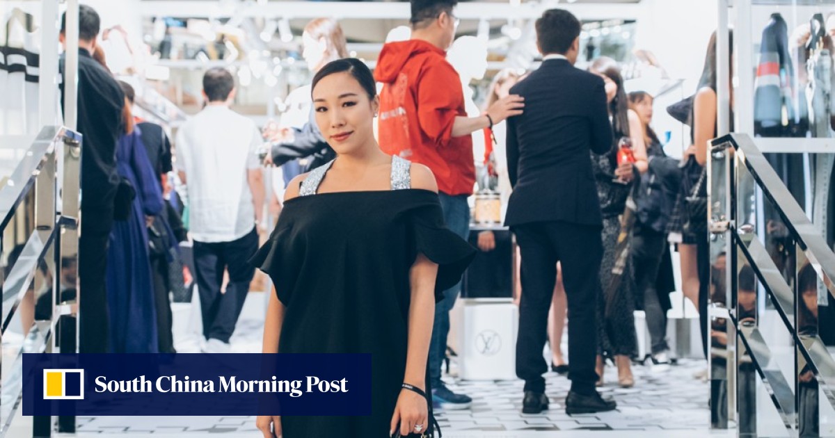 Hong Kong - a city in motion, Outside the Louis Vuitton fla…