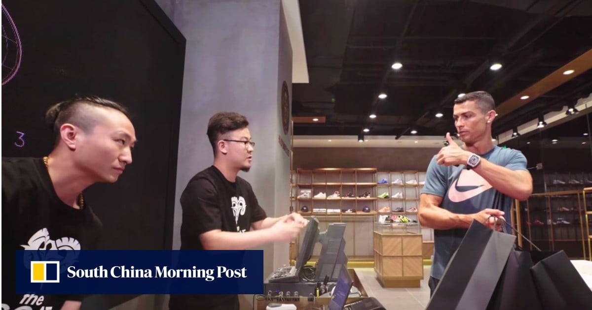Ronaldo goes outlet sneaker shopping