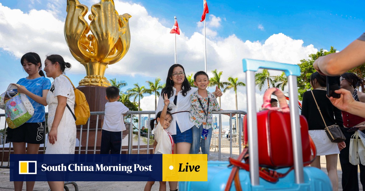 Hong Kong Records 232,751 Visitors amid Golden Week Surge